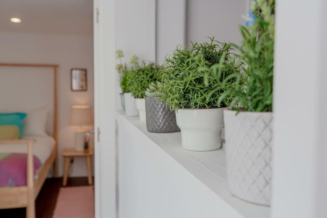 Sunny Apartment With Patio, By Timecooler Lizbona Zewnętrze zdjęcie